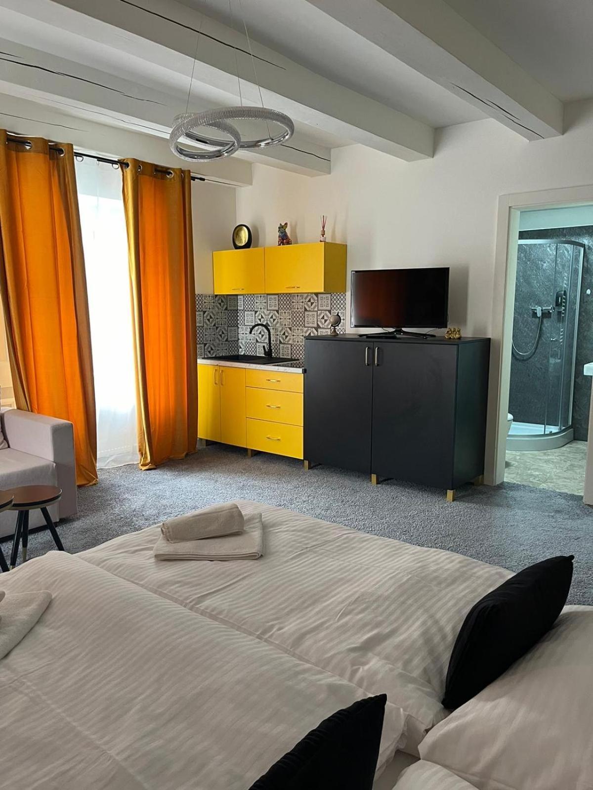 Boutique Hotel Posta Rl Oravsky Podzamok Bagian luar foto