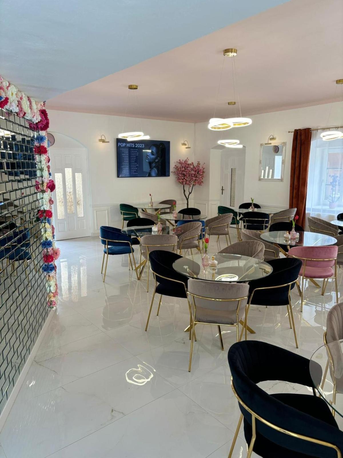 Boutique Hotel Posta Rl Oravsky Podzamok Bagian luar foto